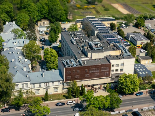 NASZ SZPITAL UZYSKAŁ 5-LETNIĄ AUTORYZACJĘ NFZ – POTWIERDZENIE JAKOŚCI I BEZPIECZEŃSTWA OPIEKI