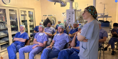 Robotowa chirurgia przepuklin brzusznych – przedstawiciel UwS na pionierskim wydarzeniu w Krakowie